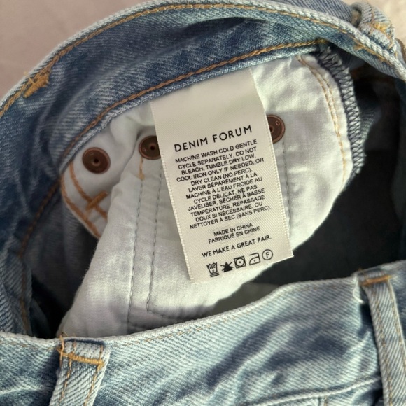 Aritzia Denim Forum The Farrah Hi-rise Wide Jean Size 23 Light Blue Wash - Picture 5 of 6